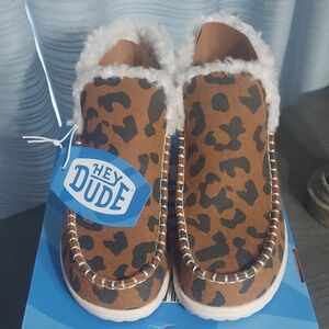 Hey Dude Brown Leopard Slip-Ons with Faux Fur Lining Size 9